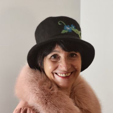 Réf: 9 Chapeau Brigitte en lainage noir