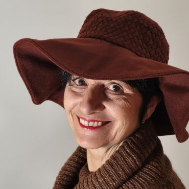 Réf 800 Capeline de couleur marron  roux