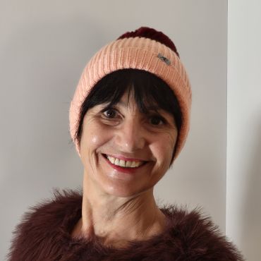 Réf: 2 Bonnet de couleur saumon bordeau